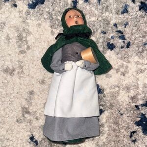 Byer’s choice ltd carolers